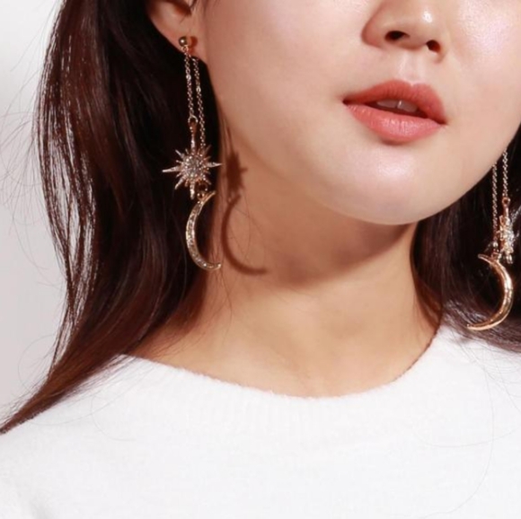 Long Gold Chain Crescent Moon Stars Earrings Rhinestone Crystal 2pc Dangle New - Picture 6 of 7